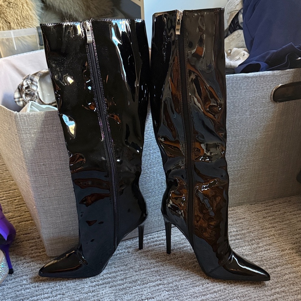 Knee high patent boots Size 7 never worn